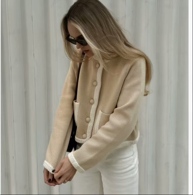 Jessica Clarke - Classic Cardigan with Decorative Pockets