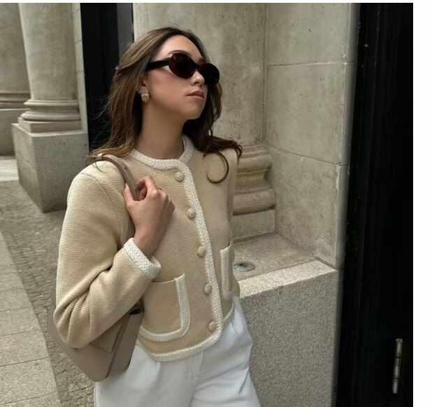 Jessica Clarke - Classic Cardigan with Decorative Pockets